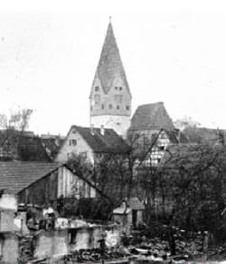  Blick vom Fenster auf das zerstörte Hildrizhausen 