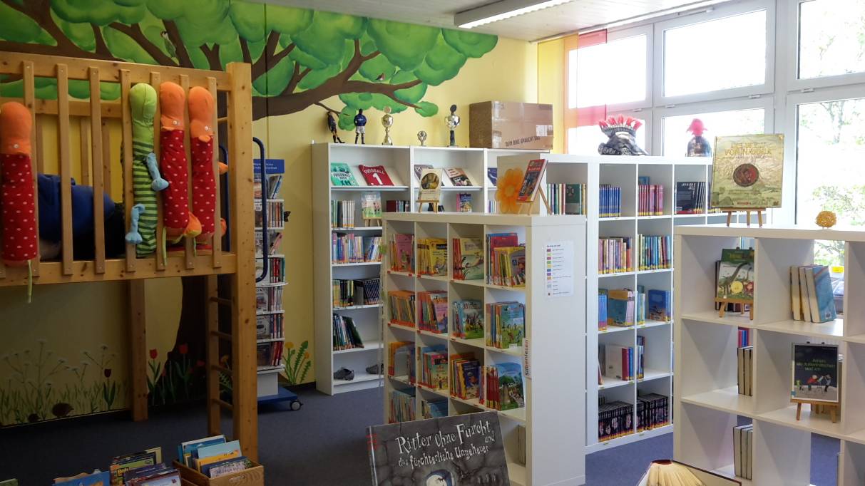  Kinderbücherei in der Schöbuchschule 